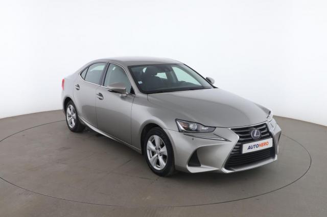 Lexus Is image 3