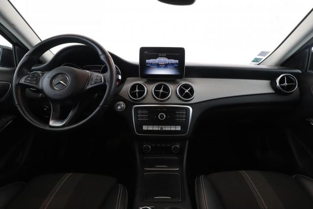 Mercedes Benz Gla image 1