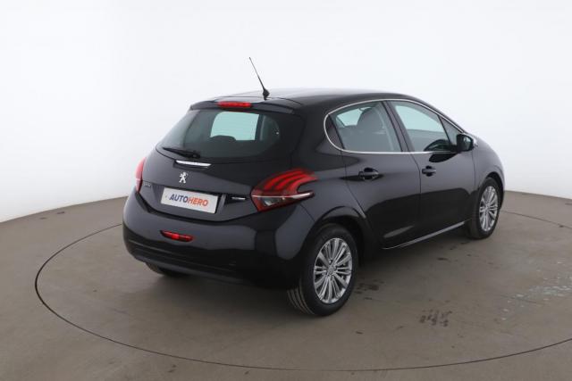 Peugeot 208 image 1