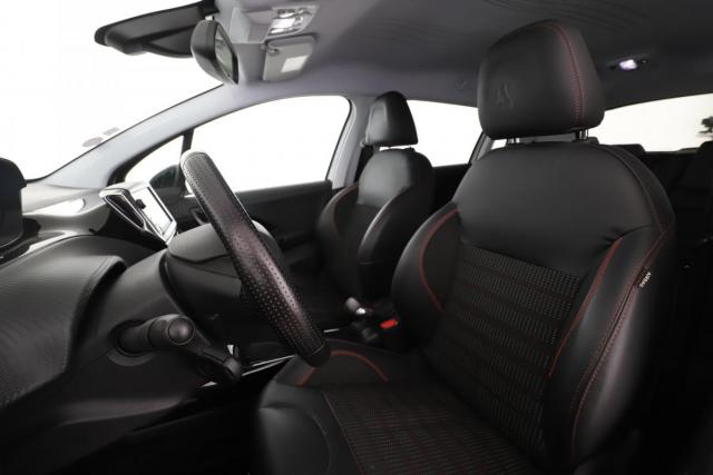 Peugeot 2008 image 6