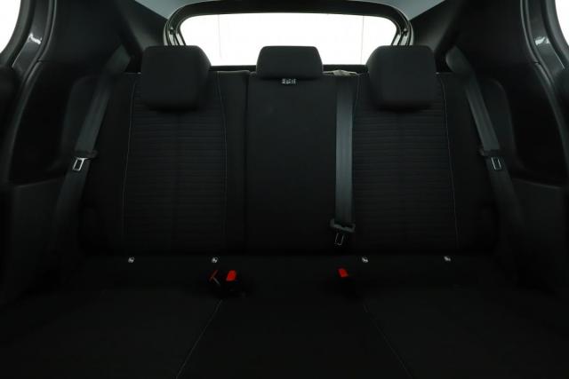 Peugeot 208 image 9