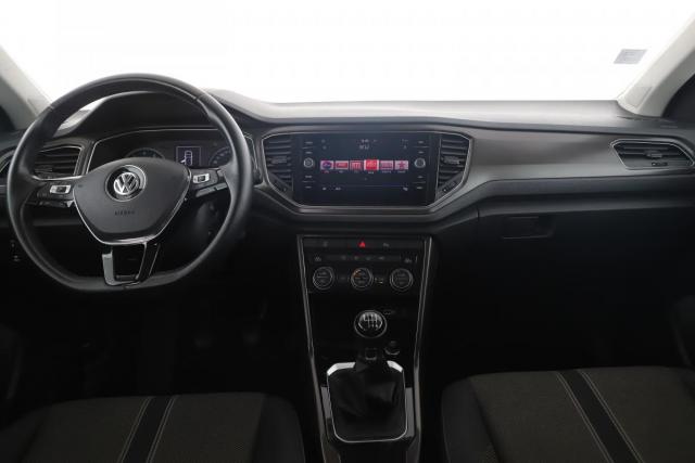 Volkswagen T-Roc image 9