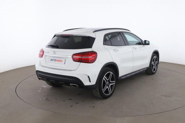Mercedes Benz Gla image 9