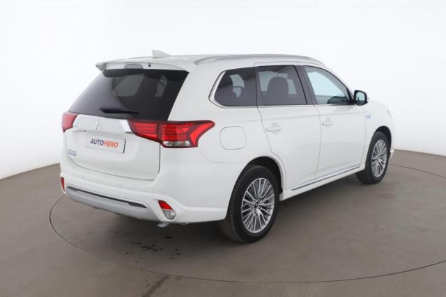 Mitsubishi Outlander image 9