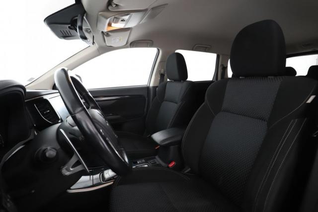 Mitsubishi Outlander image 3