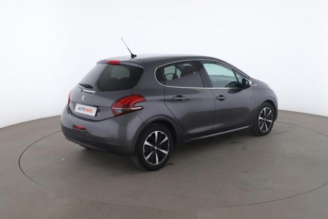 Peugeot 208 image 5