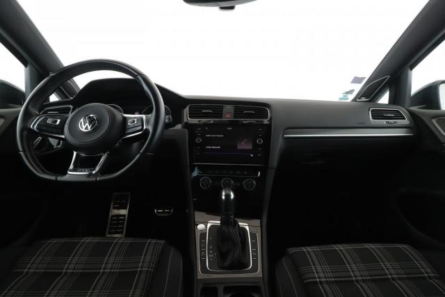 Volkswagen Golf image 3