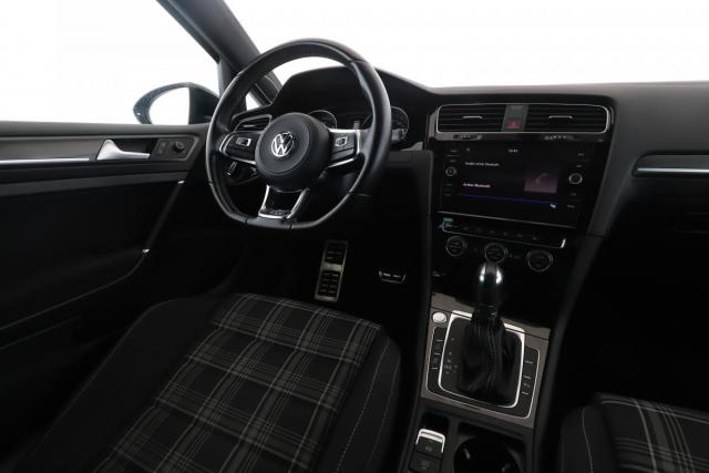 Volkswagen Golf image 9