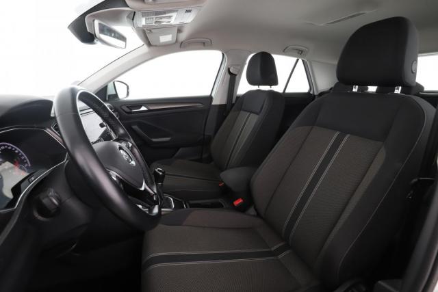 Volkswagen T-Roc image 2