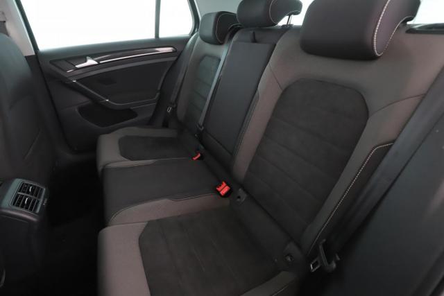 Volkswagen Golf image 4