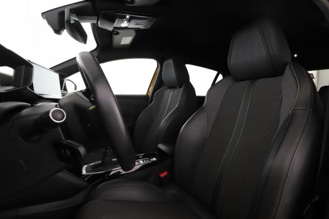 Peugeot 208 image 8