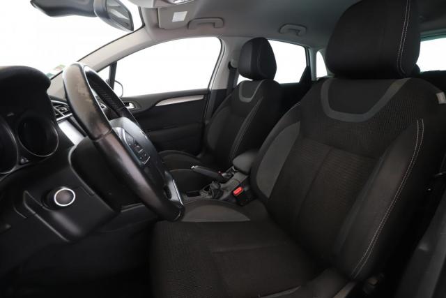 Citroen C4 image 2