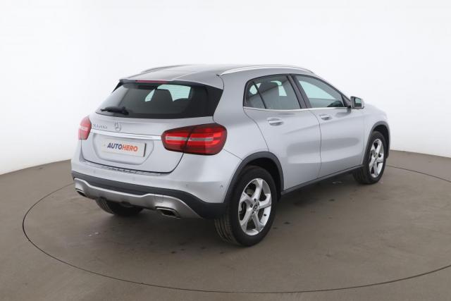 Mercedes Benz Gla image 8