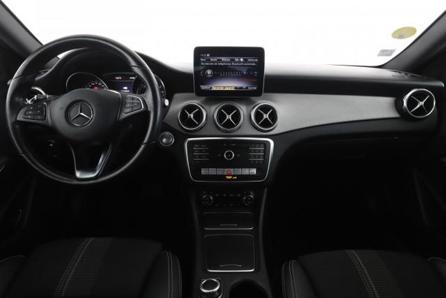 Mercedes Benz Gla image 6