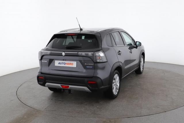 Suzuki S-Cross image 8