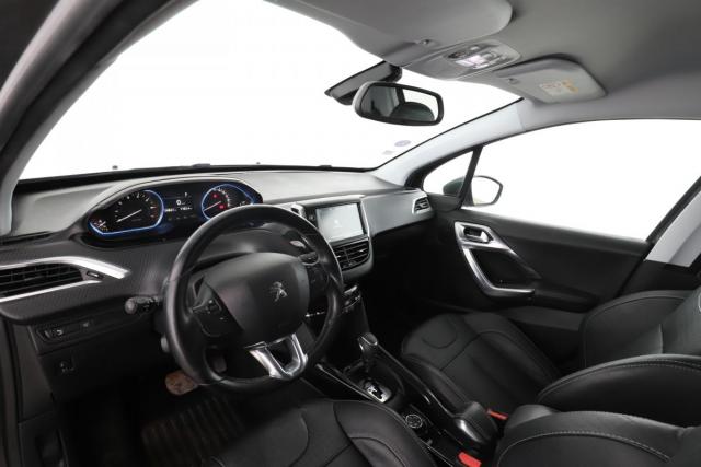 Peugeot 2008 image 3