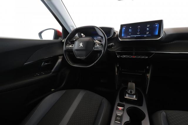 Peugeot 2008 image 8