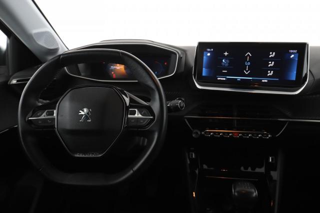 Peugeot 208 image 3