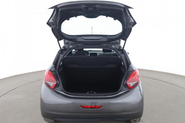 Peugeot 208 image 1