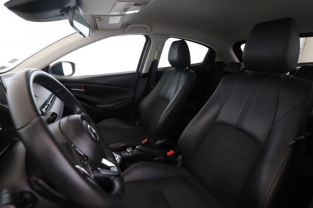 Mazda 2 image 7
