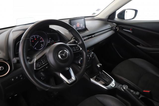 Mazda 2 image 8