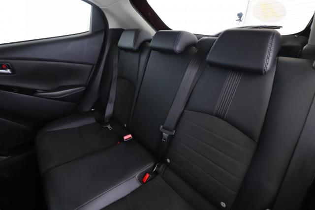 Mazda 2 image 6