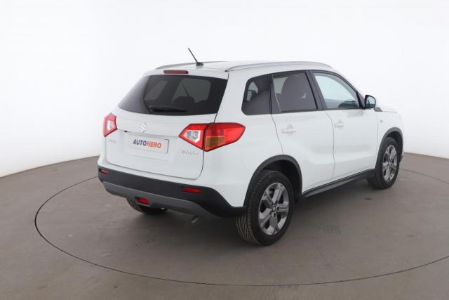 Suzuki Vitara image 6