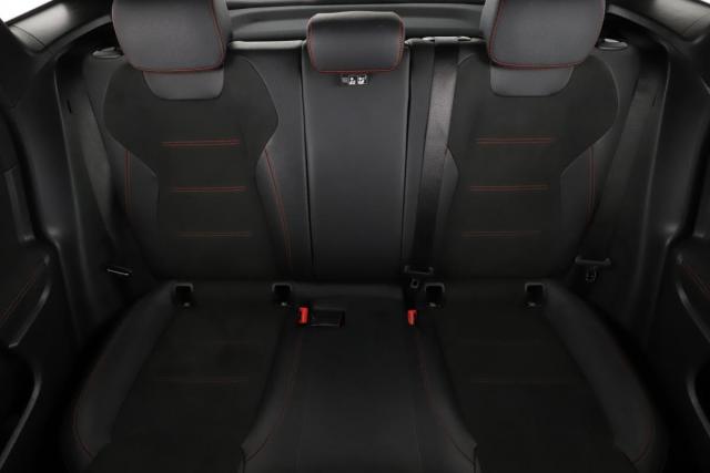 Mercedes Benz Gla image 1