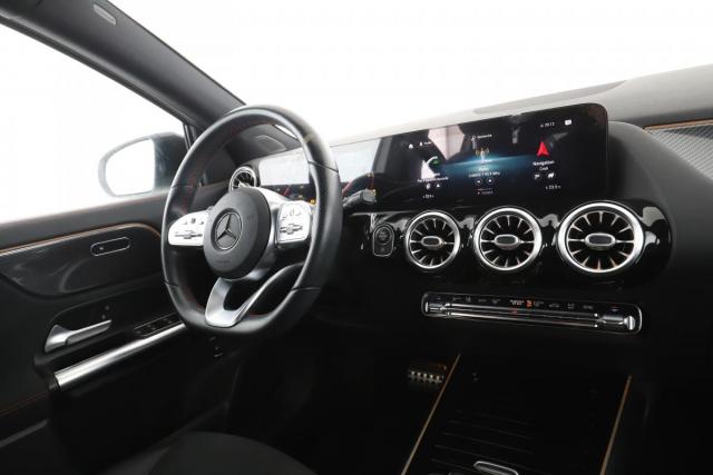 Mercedes Benz Gla image 2