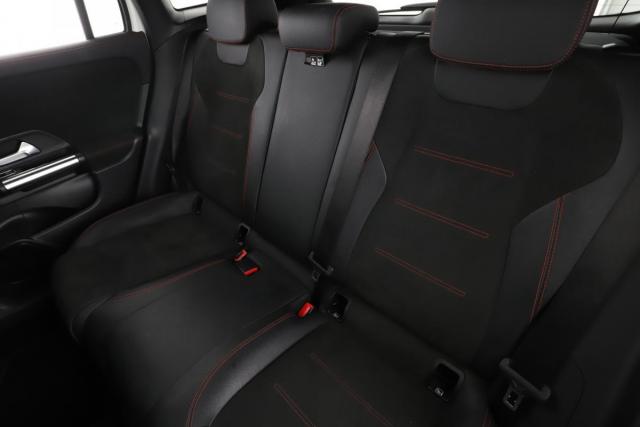 Mercedes Benz Gla image 7