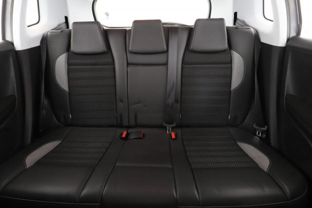 Peugeot 2008 image 9