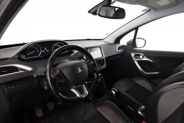Peugeot 2008 image 3