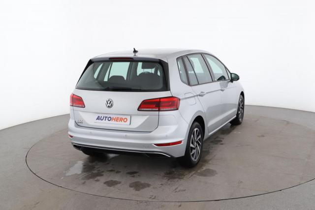 Volkswagen Golf Sportsvan image 6