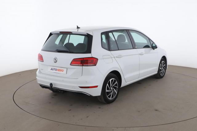 Volkswagen Golf Sportsvan image 2