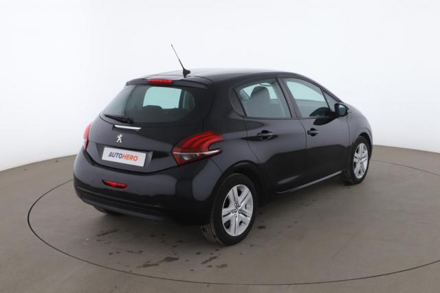 Peugeot 208 image 6