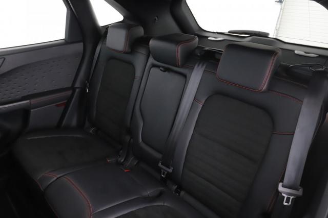 Ford Kuga image 2