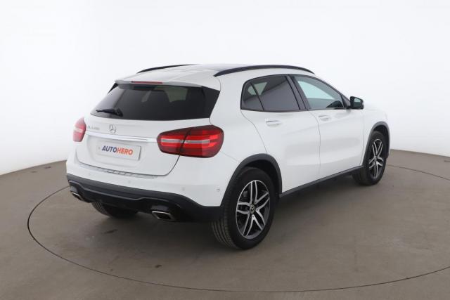 Mercedes Benz Gla image 8