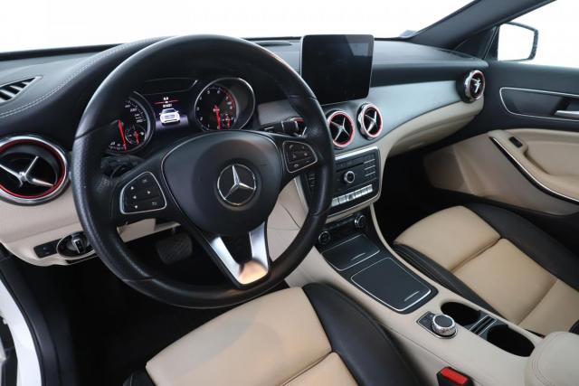 Mercedes Benz Gla image 1
