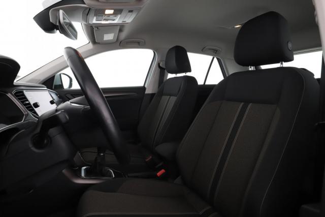 Volkswagen T-Roc image 5