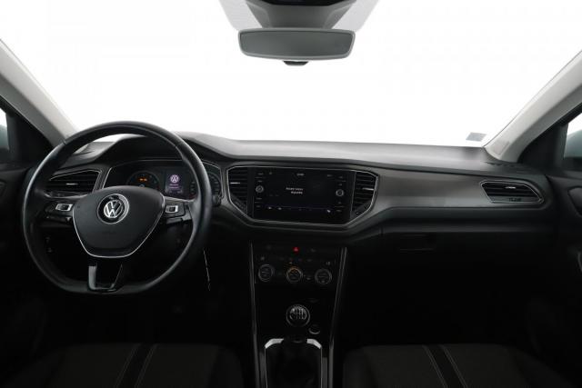 Volkswagen T-Roc image 2