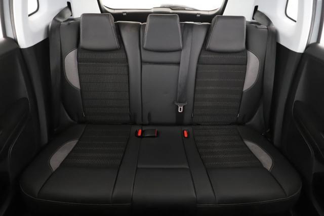 Peugeot 2008 image 1