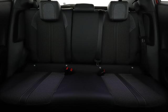 Peugeot 2008 image 6