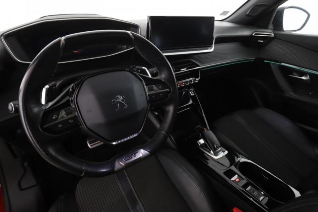 Peugeot 2008 image 2