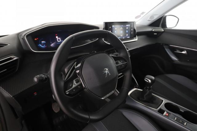 Peugeot 2008 image 9