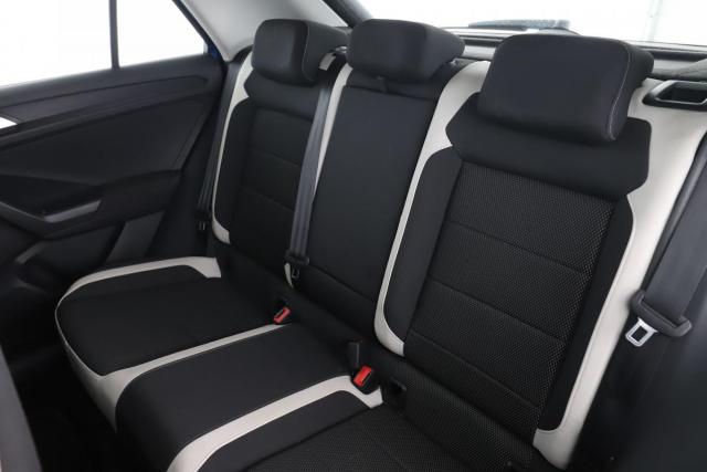 Volkswagen T-Roc image 9