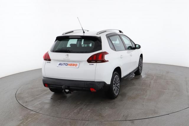 Peugeot 2008 image 2