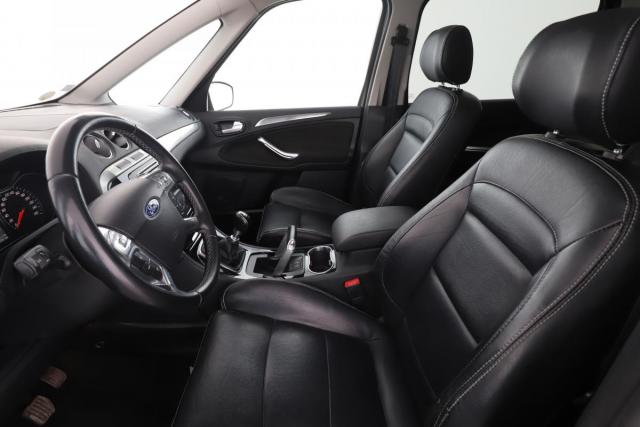 Ford Galaxy image 7