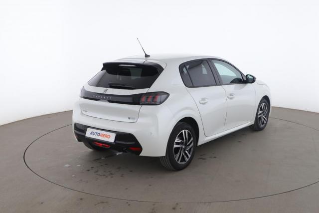 Peugeot 208 image 2