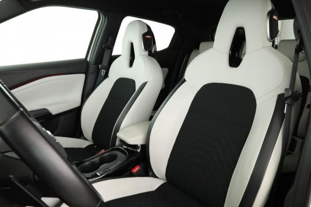 Nissan Juke image 8