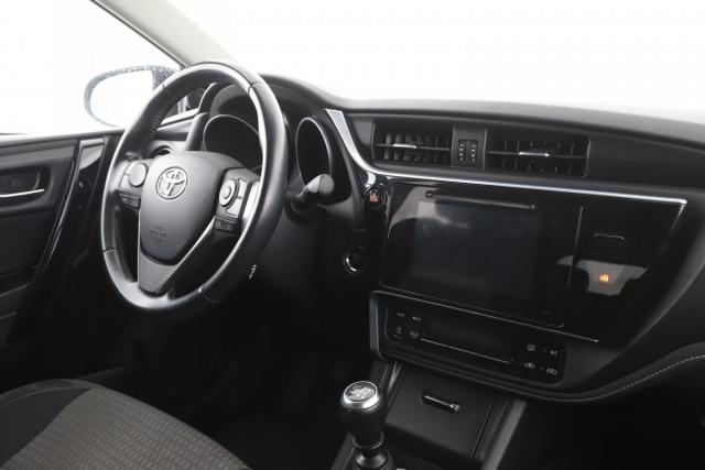 Toyota Auris image 7